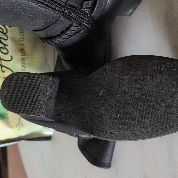 Bare traps Boots - Picture 7 of 7